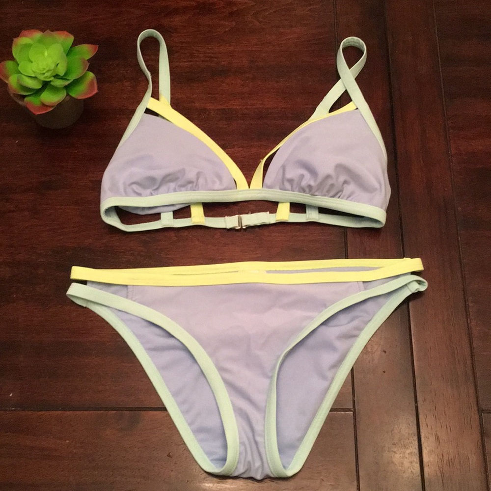 Bikini with strap detail